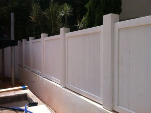 גדרות עץ - ל.ח בניה ויזמות